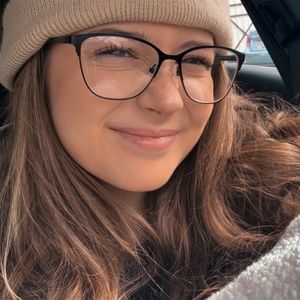 Meet your Posher, Raegan